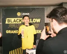 多特蒙德训练开放日；赛后远射贴柱引欢呼；足总杯在即；赛程密集仍需轮换的简单介绍